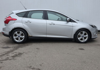 Подержанный автомобиль Ford Focus Hatchback 2012 года (4 фото)