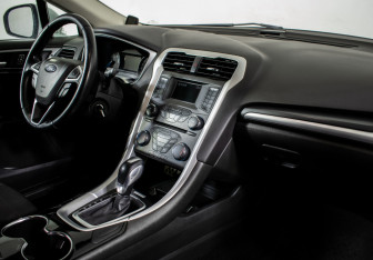 Подержанный автомобиль Ford Mondeo Sedan 2016 года (9 фото)