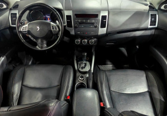 Подержанный автомобиль Peugeot 4007 2012 года (9 фото)