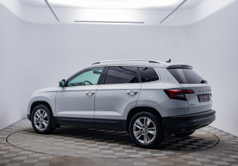 Подержанный автомобиль Skoda Karoq 2021 года (7 фото)