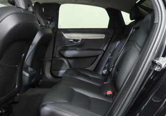 Подержанный автомобиль Volvo S90 2021 года (10 фото)