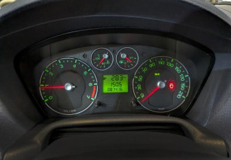 Подержанный автомобиль Ford Fusion 2010 года (13 фото)