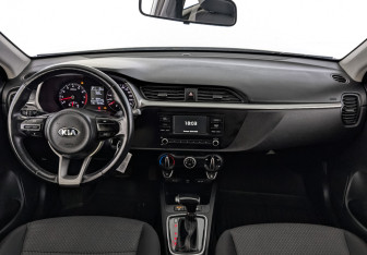 Подержанный автомобиль Kia Rio Hatchback 2021 года (14 фото)