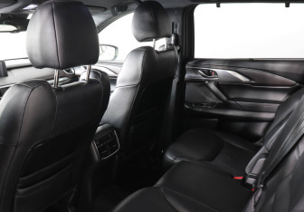 Подержанный автомобиль Mazda CX-9 2018 года (12 фото)