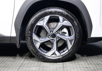 Подержанный автомобиль Geely Atlas 2024 года (25 фото)