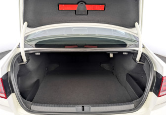 Подержанный автомобиль Volkswagen Passat Sedan 2021 года (9 фото)