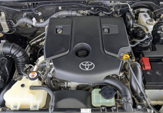 Подержанный автомобиль Toyota Hilux 2021 года (9 фото)