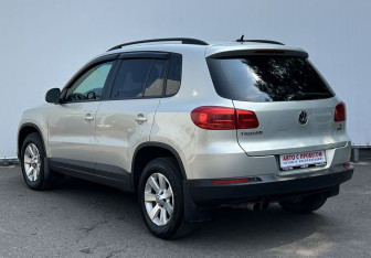 Подержанный автомобиль Volkswagen Tiguan 2012 года (7 фото)