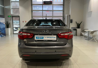 Подержанный автомобиль Kia Rio Sedan 2015 года (5 фото)