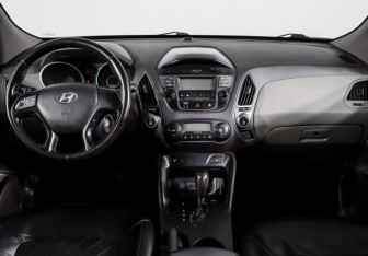Подержанный автомобиль Hyundai ix35 2013 года (12 фото)