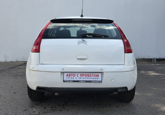 Подержанный автомобиль Citroen C4 Hatchback 2010 года (6 фото)