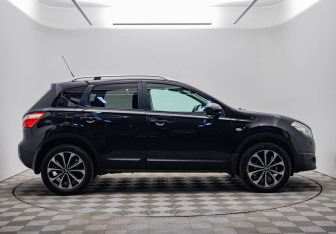Подержанный автомобиль Nissan Qashqai 2011 года (4 фото)