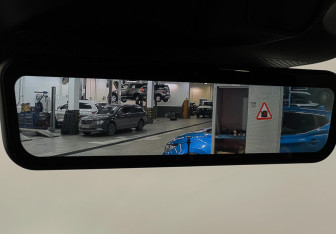 Подержанный автомобиль Avatr 11 2023 года (17 фото)