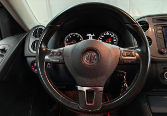 Подержанный автомобиль Volkswagen Tiguan 2013 года (12 фото)