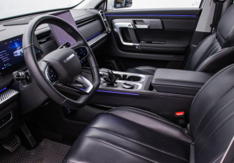 Подержанный автомобиль Jaecoo J7 2023 года (10 фото)
