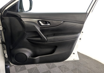 Подержанный автомобиль Nissan X-Trail 2020 года (25 фото)