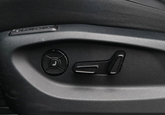 Подержанный автомобиль Volkswagen Tiguan 2025 года (21 фото)