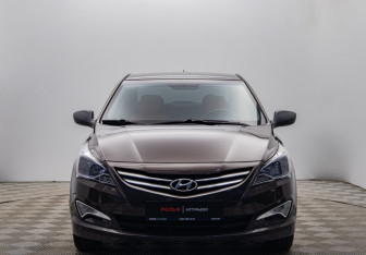 Подержанный автомобиль Hyundai Solaris Sedan 2015 года (8 фото)