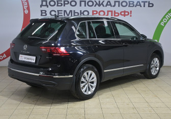 Подержанный автомобиль Volkswagen Tiguan 2022 года (4 фото)