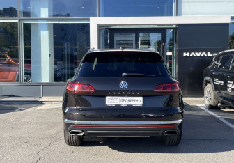 Подержанный автомобиль Volkswagen Touareg 2019 года (6 фото)