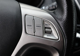 Подержанный автомобиль Hyundai ix35 2010 года (16 фото)
