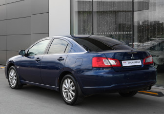 Подержанный автомобиль Mitsubishi Galant Sedan 2008 года (7 фото)