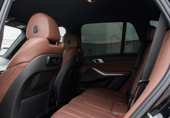 Подержанный автомобиль BMW X5 2020 года (13 фото)