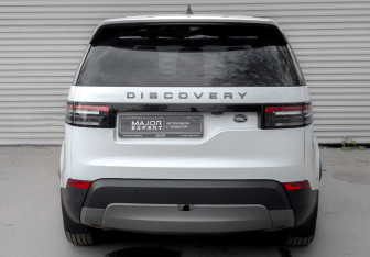 Подержанный автомобиль Land Rover Discovery 2017 года (6 фото)