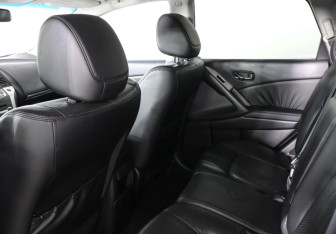 Подержанный автомобиль Nissan Murano Suv 2011 года (8 фото)