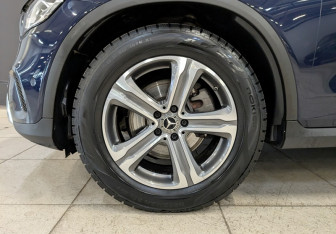 Подержанный автомобиль Mercedes-Benz GLC Coupe 2021 года (25 фото)