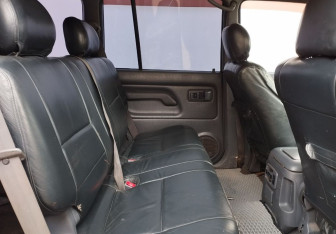 Подержанный автомобиль Toyota Land Cruiser Prado 1997 года (11 фото)