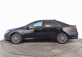 Подержанный автомобиль Toyota Camry Sedan 2016 года (8 фото)
