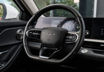 Подержанный автомобиль Chery Arrizo 8 2024 года (12 фото)