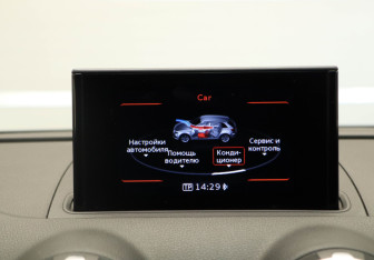 Подержанный автомобиль Audi A3 Hatchback 2015 года (18 фото)