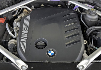Подержанный автомобиль BMW X7 2022 года (9 фото)