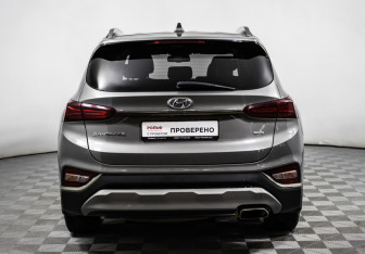 Подержанный автомобиль Hyundai Santa Fe 2019 года (6 фото)
