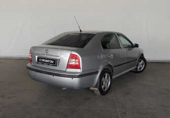 Подержанный автомобиль Skoda Octavia Liftback 2008 года (6 фото)