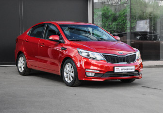 Подержанный автомобиль Kia Rio Sedan 2015 года (3 фото)