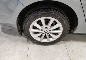 Подержанный автомобиль Skoda Octavia Liftback 2014 года (12 фото)