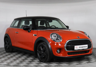 Подержанный автомобиль MINI Hatch 2021 года (3 фото)