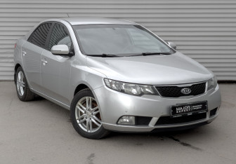 Подержанный автомобиль Kia Cerato Sedan 2012 года (3 фото)