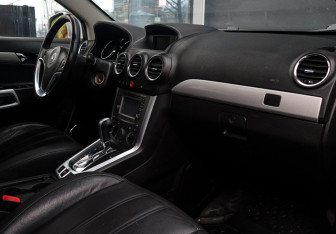 Подержанный автомобиль Opel Antara 2013 года (9 фото)