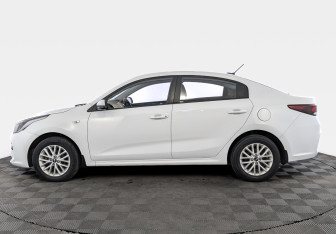 Подержанный автомобиль Kia Rio Sedan 2018 года (8 фото)