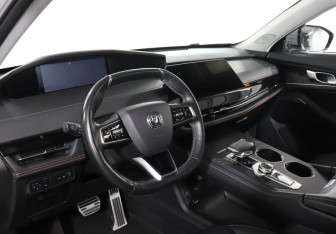 Подержанный автомобиль Changan UNI-K 2023 года (13 фото)
