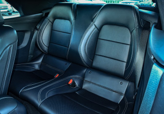 Подержанный автомобиль Ford Mustang Convertible 2024 года (13 фото)