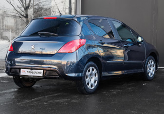 Подержанный автомобиль Peugeot 308 Hatchback 2012 года (5 фото)