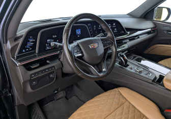 Подержанный автомобиль Cadillac Escalade Suv 2022 года (27 фото)