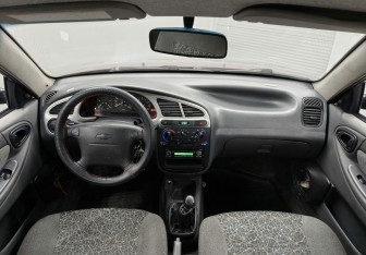 Подержанный автомобиль Chevrolet Lanos 2008 года (11 фото)