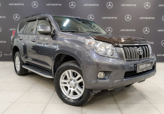 Подержанный автомобиль Toyota Land Cruiser Prado 2011 года (3 фото)