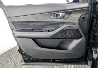 Подержанный автомобиль Changan UNI-K 2023 года (19 фото)